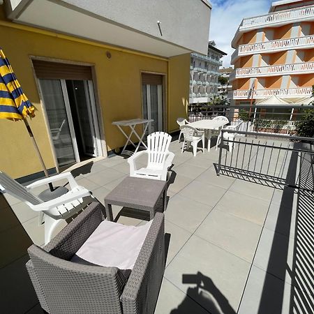 Residence Pace - Agenzia Cocal Каорле Экстерьер фото