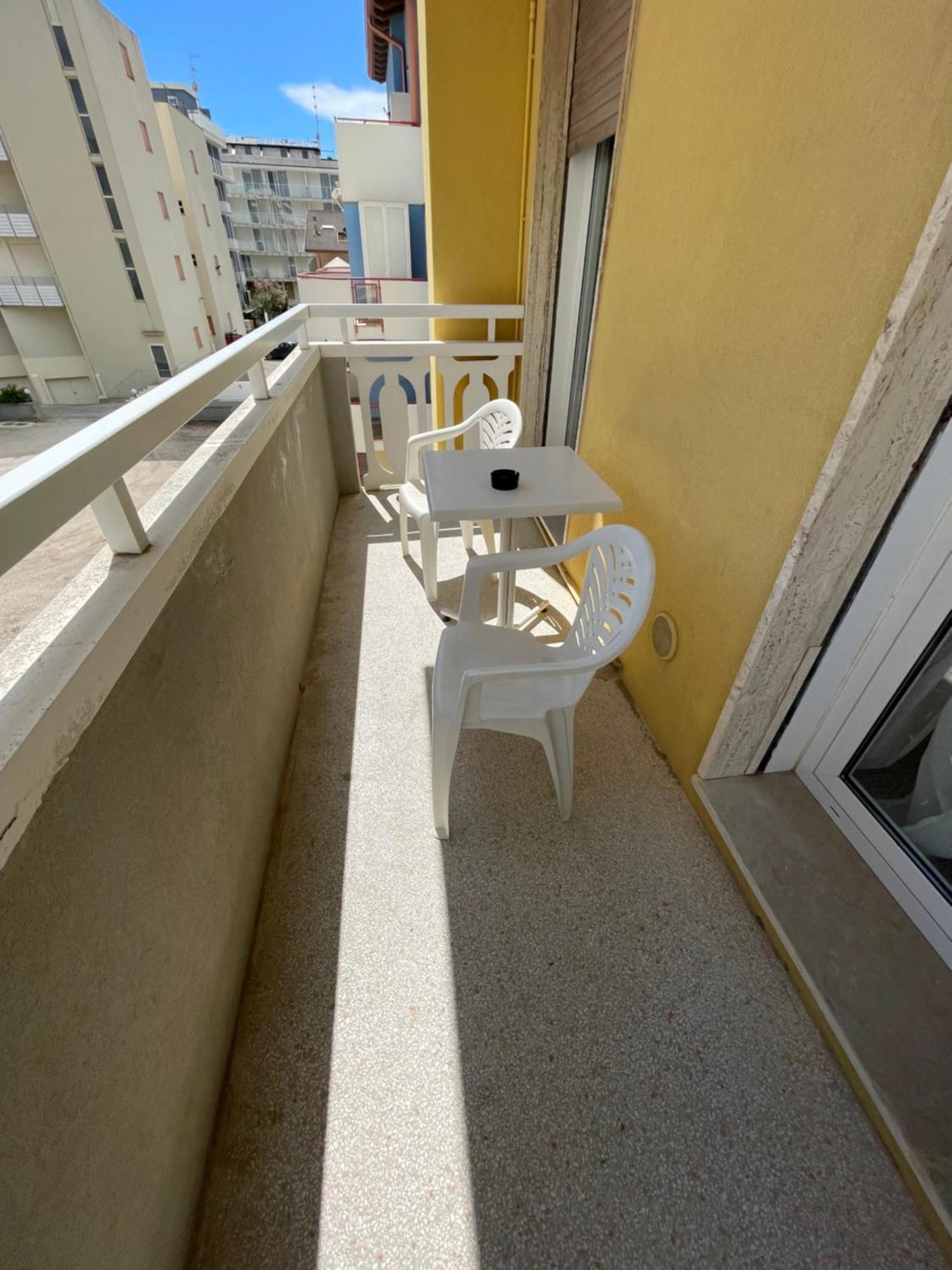 Residence Pace - Agenzia Cocal Каорле Экстерьер фото